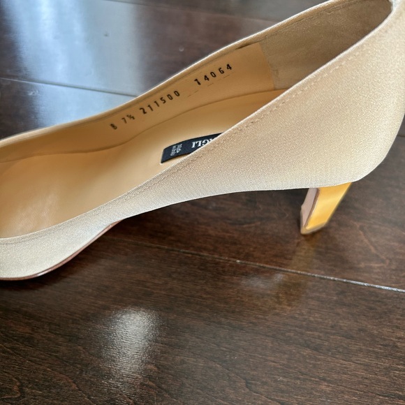 Vintage Bruno Magli “Regency” Beige Heels - Picture 8 of 14